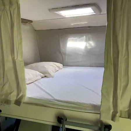Camper/camping-car 4* A La Ferme 招待所